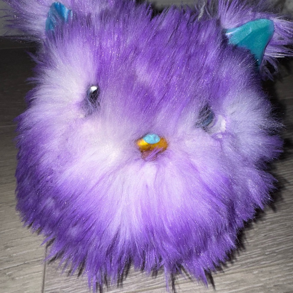 "What the Fluff"Interactive Toy Pet, 100 sounds and interactions